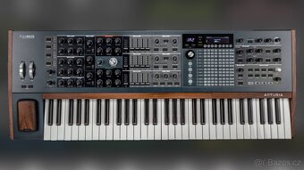 Arturia Polybrute 61 kláves 6 hlasů, A+ stav, komplet balení