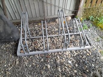 Stojan na kola pozinkovany