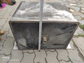 Nerezový zásobník