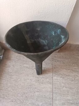 Měděný trychtýř