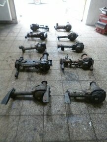 Přední diferenciály 10 ks Pajero V20 cena za všechny 5000 Kč