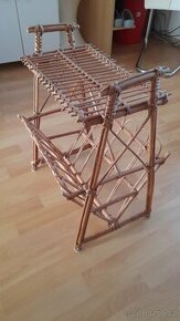 Prodám stojan na časopisy.