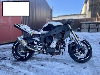 Yamaha R1 1999 díly z motocyklu