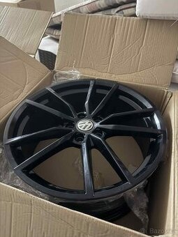 VW pretoria R19 5x112 - 1