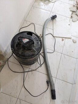 Hecht 800w vysavač na popel průmyslový