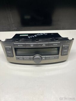 //Panel ovládaní klimatizace Toyota Avensis T25//