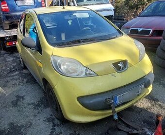 Peugeot 107 díly z toho vozidla