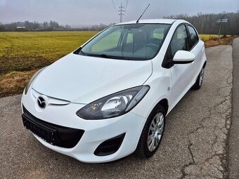 MAZDA 2 1.3i 55kw145 tisíc km servisní knížka