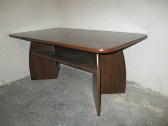 konferenční stolek