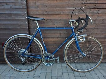 ZÁNOVNÍ ULOŽENKOVÝ Favorit vhodný jako dekorace podniku