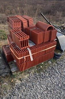 Střešní taška Planoton 11 Engoba červenáa