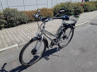 Dámské elektrokolo s košíkem na nákupy