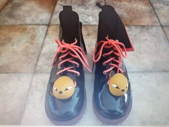 dívčí kotníkové boty vel. 30