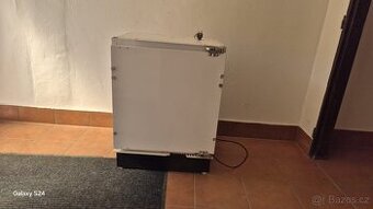 Lednice IKEA vestavná - malá