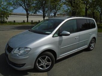 Volkswagen Touran,1.9 TDI 77 kw servisní histori
