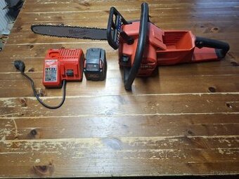Prodám elektrickou pilu Milwaukee + baterie 9 ah + nabíječka