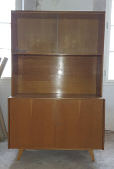 Sběratelská RETRO obývací skříň vitrína Interiér Třešť typ U