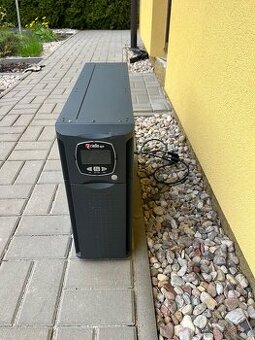 Záložní zdroj UPS Riello 5000 VA - 1.fázová