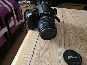 NIKON D 5000