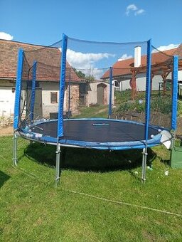 Trampolína