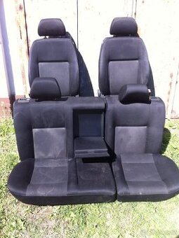 Volkswagen Bora sedan Sedaky nebo na Golfa4
