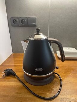 Rychlovarná konvice Delonghi