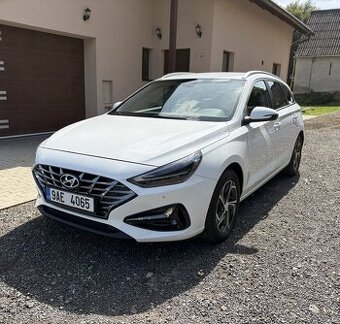 Hyundai i30 Kombi Rv 22. 1 majitel ČR. 129 tis. km. Smart.