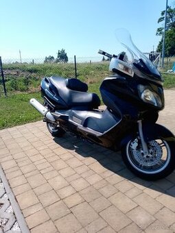 SUZUKI BURGMAN 650
