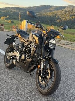 HONDA CB125R – 2025 | 9 000 km | TOP STAV | SERVIS IBA HONDA