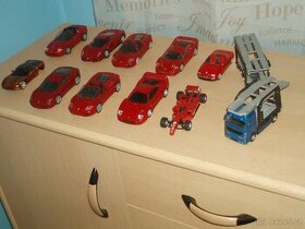 11 x velké autíčka,formule a tahač - viz foto - Ferrari 360,