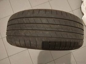 Goodyear EfficientGrip Performance 215/55 R17 98W