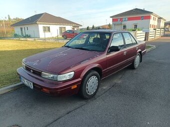Nissan Stanza 2.4i 12V USA