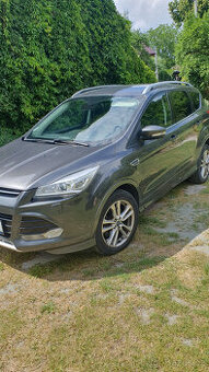 prodám FORD KUGA Titanium 4x4 r.v.12 2015