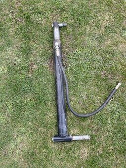 Jednočinná hydraulická pístnice