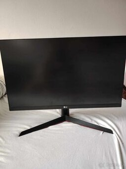 Monitor LG úhlopřícka 23,8 palců