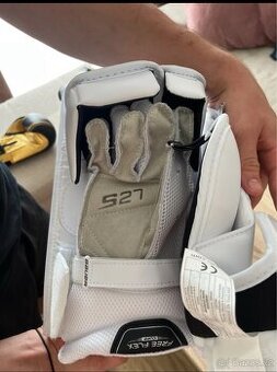 Lapačka a Vyrážečka Bauer supreme s27 JR