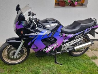 Suzuki GSX 750 F