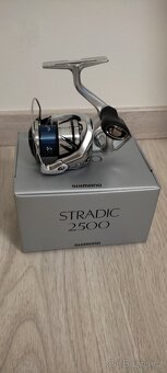 Přivlačovy naviják Shimano Stradic 2500