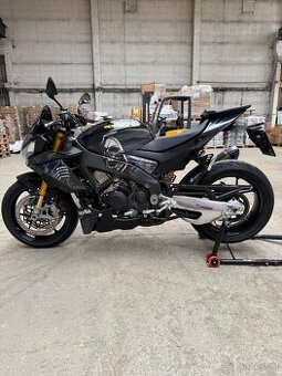 Aprilia Tuono V4 Factory