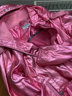 Dámská bunda s kapucí