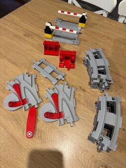Zamluveno- LEGO 10882 Duplo Železniční koleje - 1