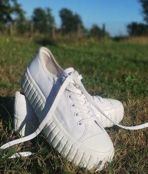 Bílé H&M nenošené tenisky 🤍