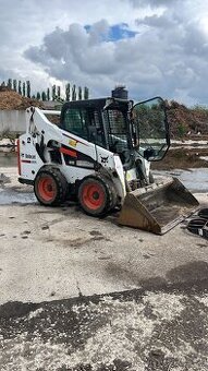 Smykový nakladač Bobcat S570