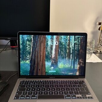 30CYKLŮ Macbook Air 13” (2020)