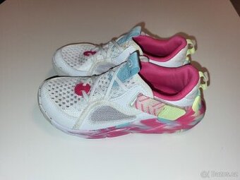 Tenisky vel. 34 (vhodné do tělocvičny)