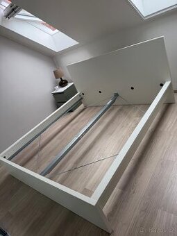 Prodej postele od IKEA.