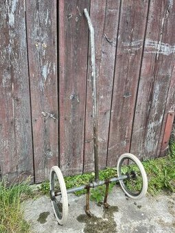 Rudl na plechovou popelnici