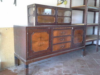 starožitná komoda