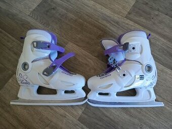 Dívčí lední brusle