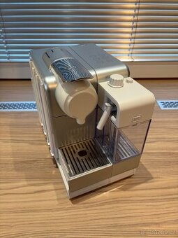 De'Longhi Nespresso Lattissima Touch + kapsle